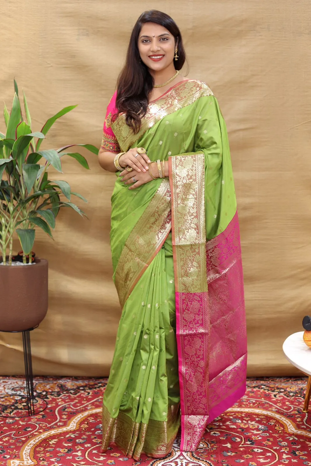 Admirable Parrot Soft Banarasi Silk Saree With Refreshing Blouse Piece