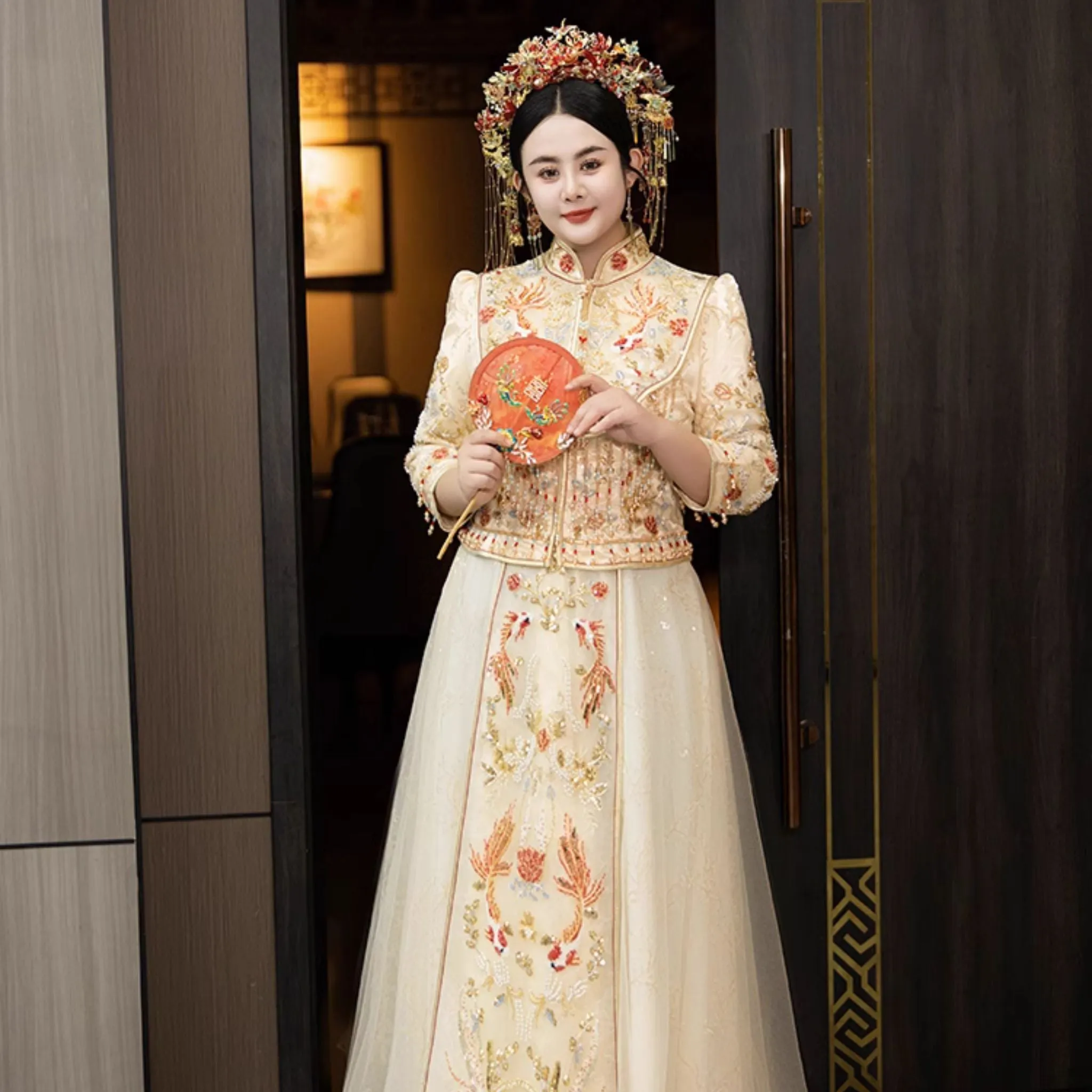 Elegant Plus-Size Xiuhefu: Champagne Chinese Bridal Gown (up to 10XL)