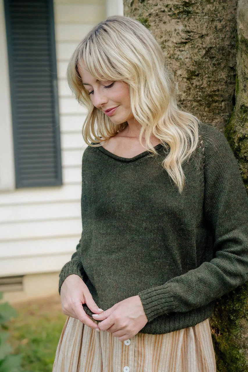 Georgia Pullover Sweater in Navy