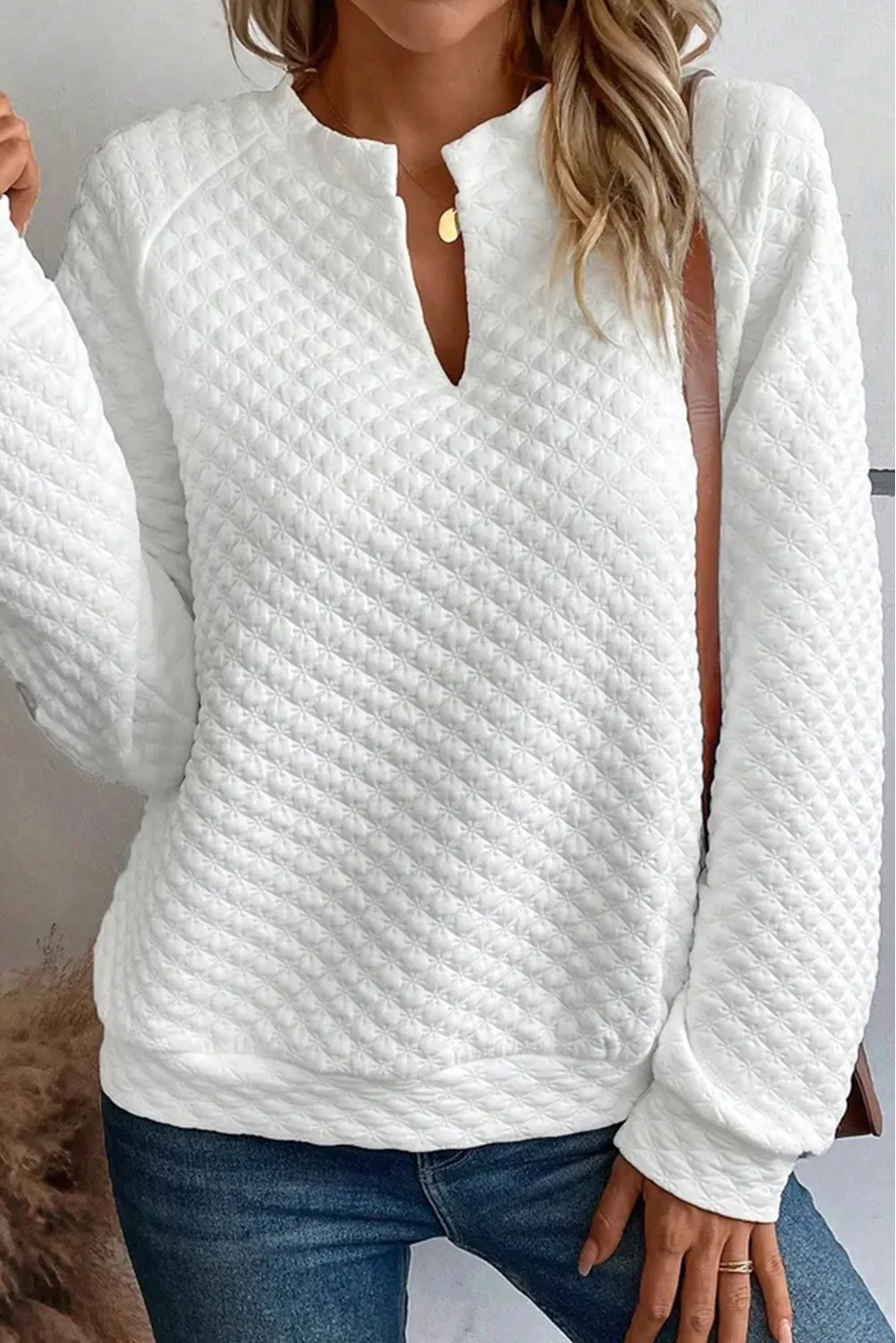 White Quilted V-Neck Solid Color Long Sleeve Top